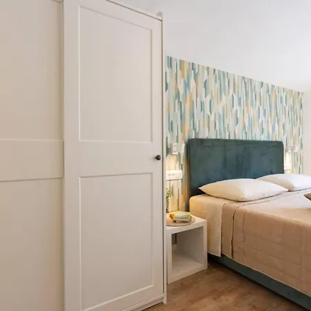 Beachfront Holiday With Heated Swimming Pool بيت للعطل