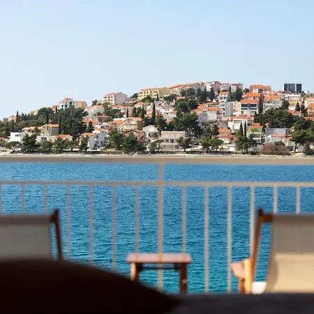 Beachfront Holiday With Heated Swimming Pool