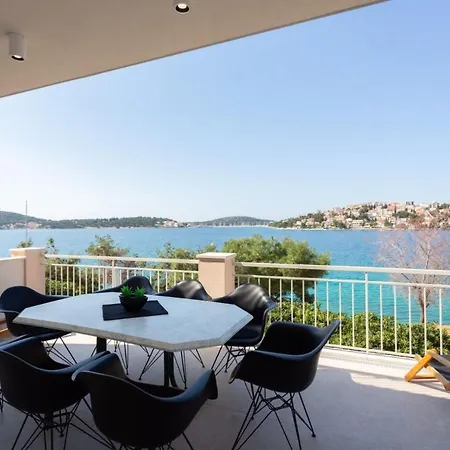 Beachfront Holiday With Heated Swimming Pool