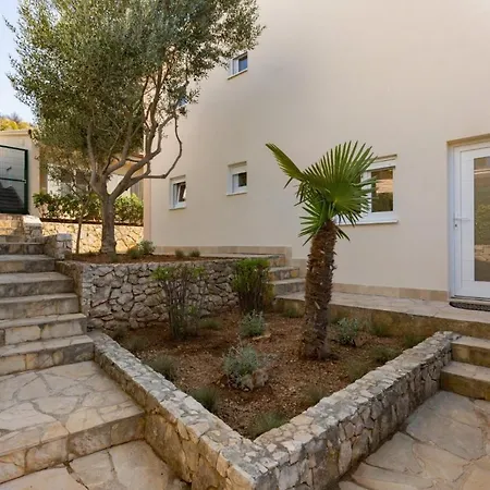 Beachfront Holiday With Heated Swimming Pool * روغوزنيكا