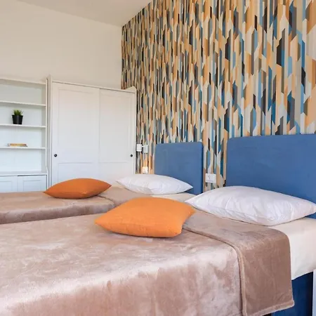 Beachfront Holiday With Heated Swimming Pool بيت للعطل