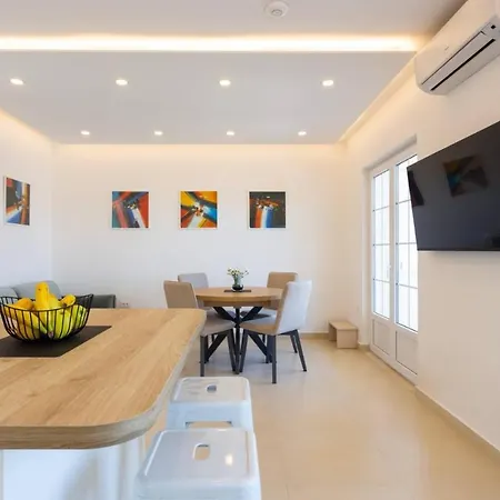 Beachfront Holiday With Heated Swimming Pool