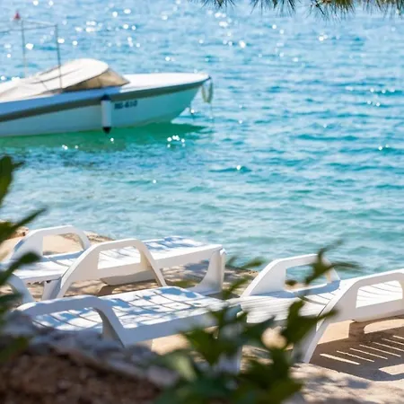 Beachfront Holiday With Heated Swimming Pool * Рогозница