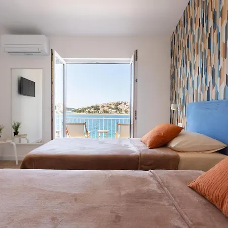 بيت للعطل Beachfront Holiday With Heated Swimming Pool روغوزنيكا