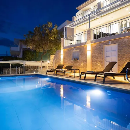بيت للعطل Beachfront Holiday With Heated Swimming Pool روغوزنيكا